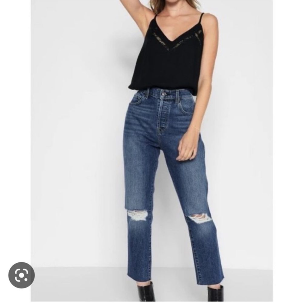 7 For All Mankind Josefina Distressed
Boyfriend Jeans Size 29